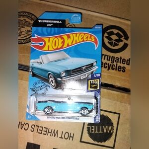 Hot Wheels 007 Thunderball HW Screen Time 1965 '65 Ford Mustang Convertible